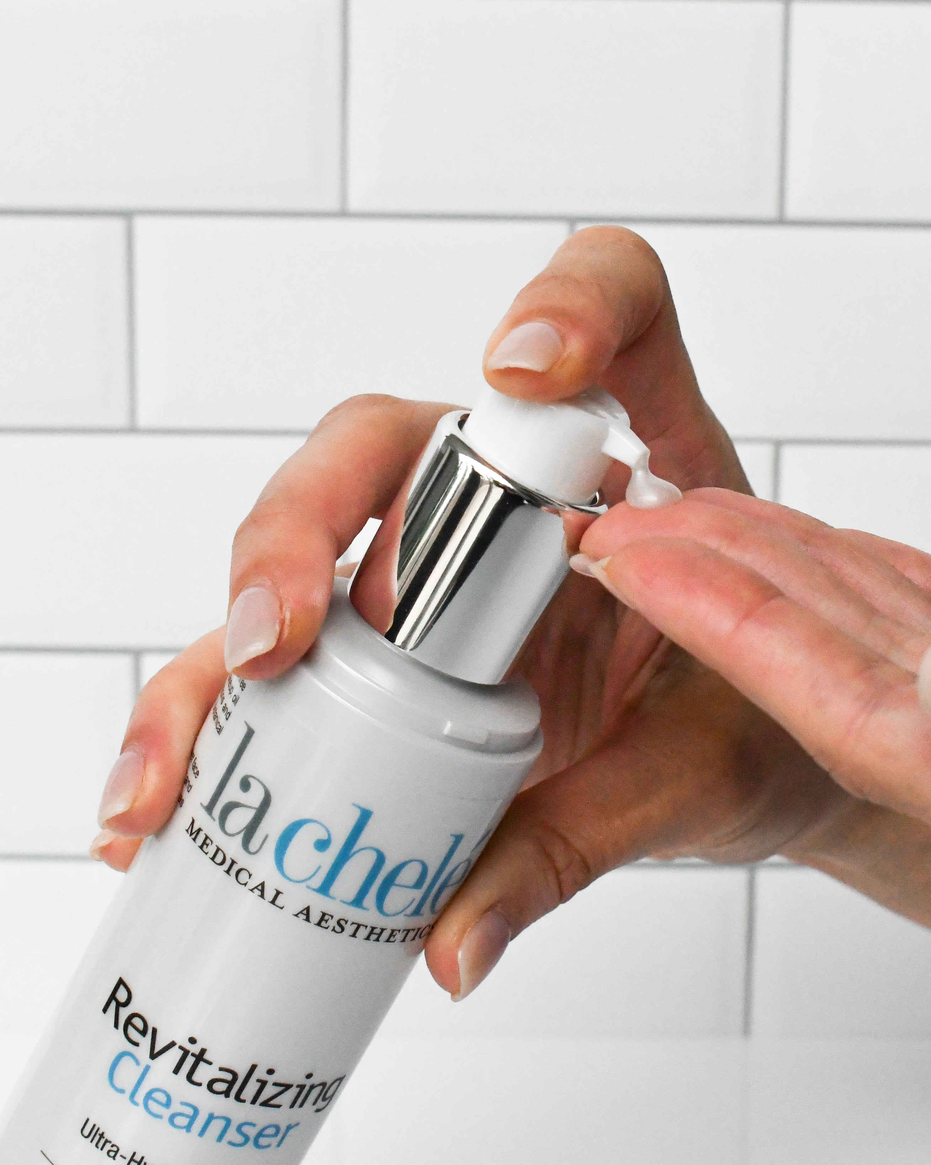 Revitalizing Cleanser – La Chele Medical Aesthetics